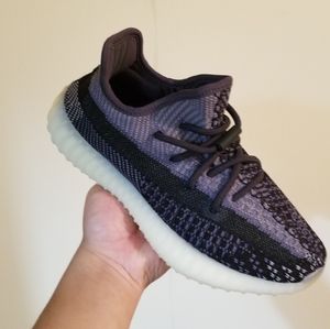 Yeezy 350 Carbon